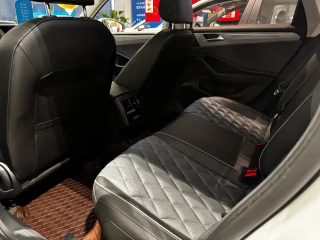 Volkswagen Sagitar — Фото автомобиля 12