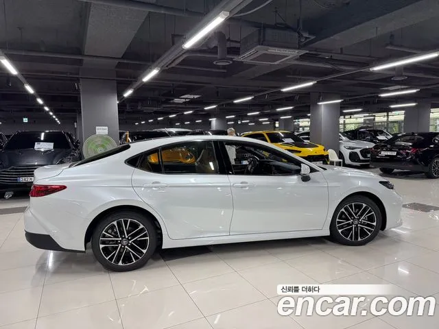 Toyota Camry — Фото автомобиля 2