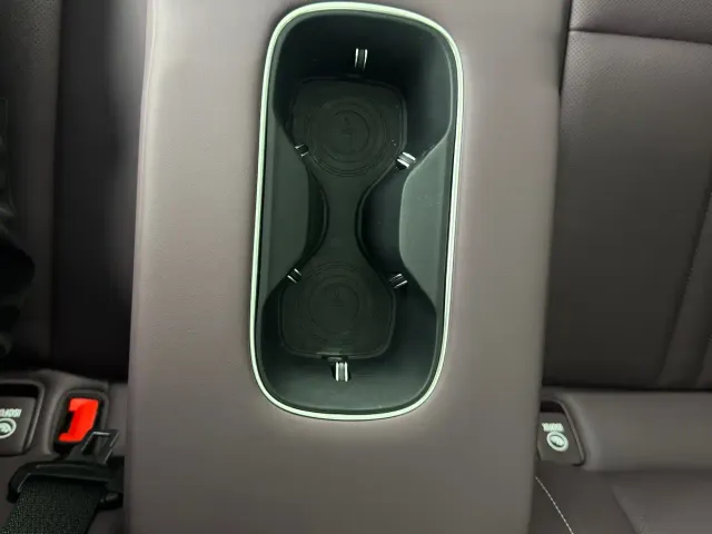 Xiaomi SU7 — Фото автомобиля 27