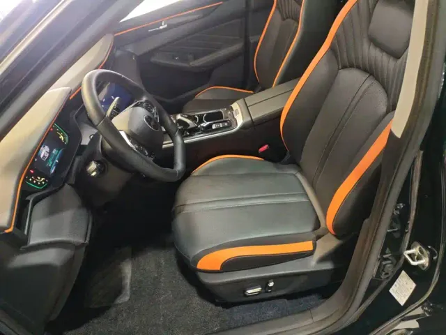 Dongfeng Yixuan MAX — Фото автомобиля 10
