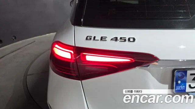 Mercedes-Benz GLE-Class — Фото автомобиля 23