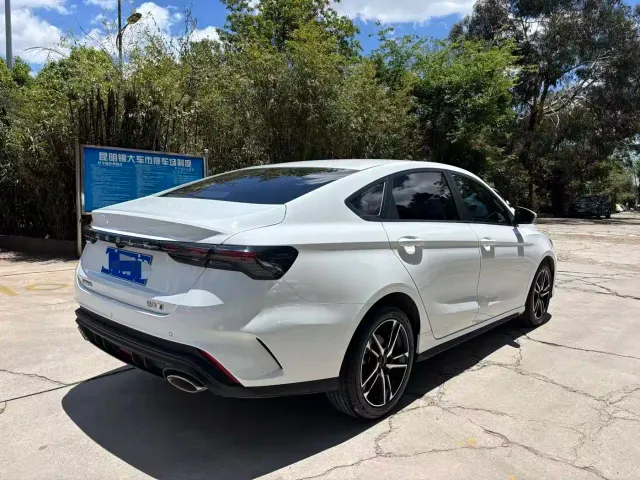 Geely Binrui — Фото автомобиля 10