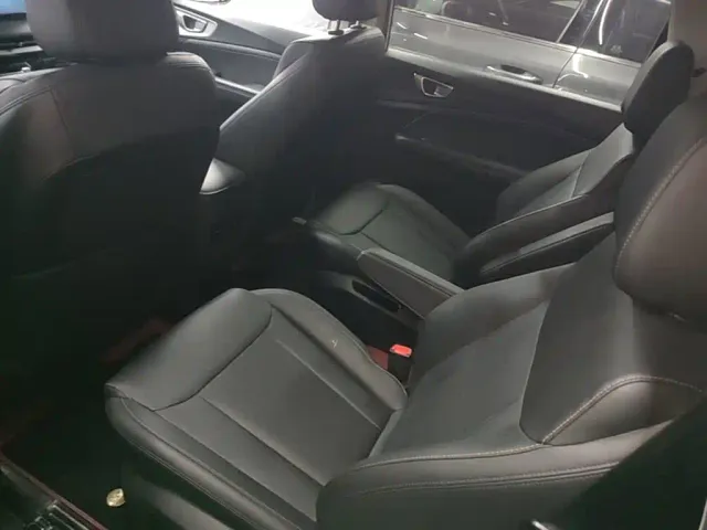 Wuling Jiachen — Фото автомобиля 16