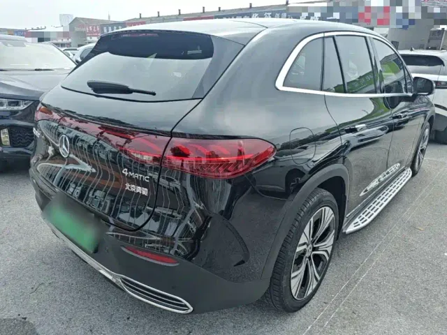 Mercedes-Benz EQE SUV — Фото автомобиля 6