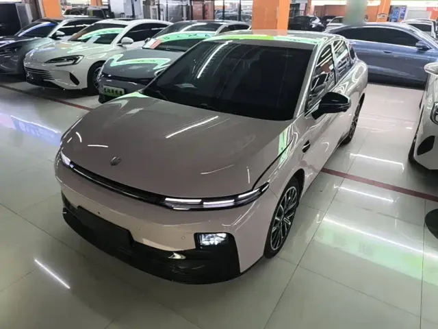 Фотография автомобиля — Leapmotor B01