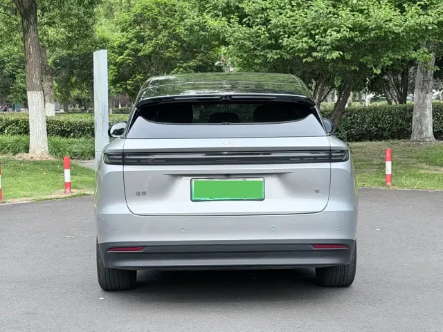 Li Auto i6 — Фото автомобиля 20