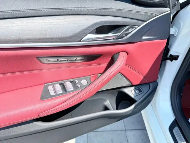 BMW 5 Series — Фото автомобиля 12