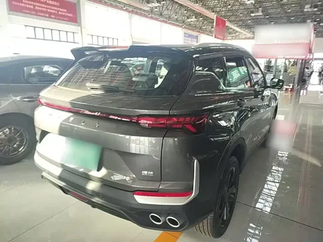 Geely Binyue — Фото автомобиля 6