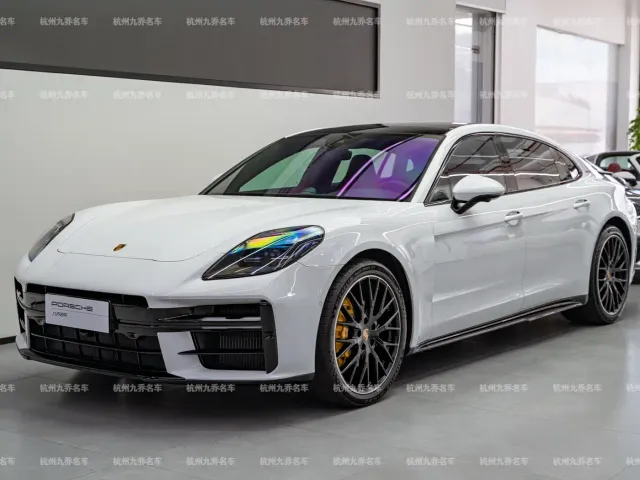 Фотография автомобиля — Porsche Panamera