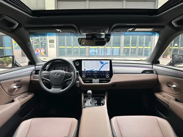Lexus ES — Фото автомобиля 9