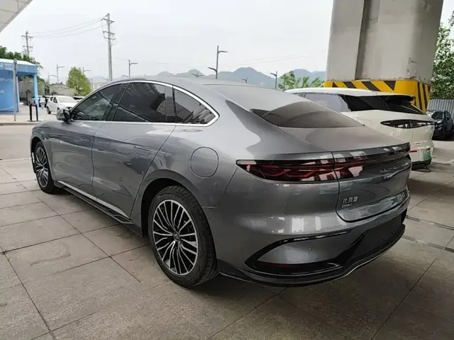 BYD Han — Фото автомобиля 22