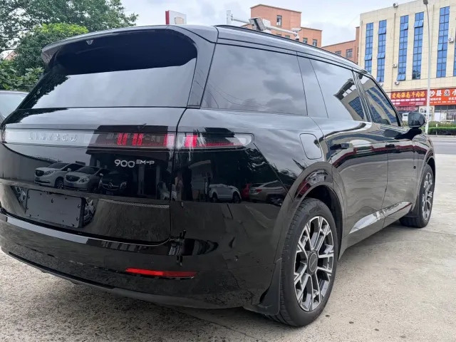 Lynk & Co 900 — Фото автомобиля 4