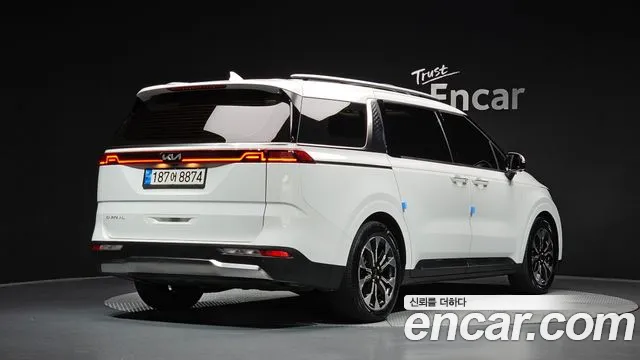 Kia Carnival Generation 4 — Фото автомобиля 2