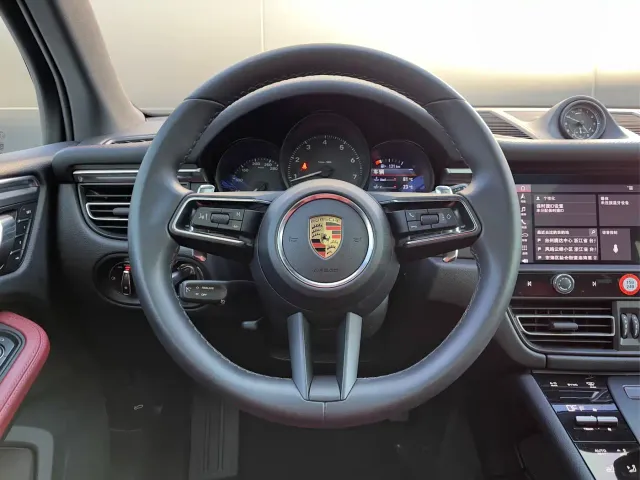 Porsche Macan — Фото автомобиля 9
