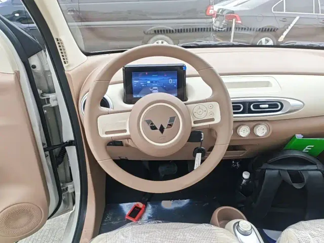 Wuling Hongguang Mini EV — Фото автомобиля 10