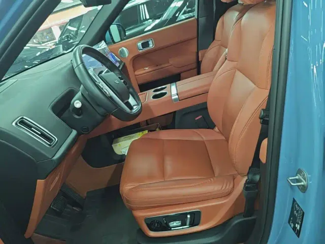 Li Auto L9 — Фото автомобиля 14