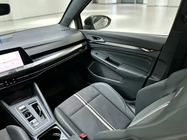 Volkswagen Golf — Фото автомобиля 4