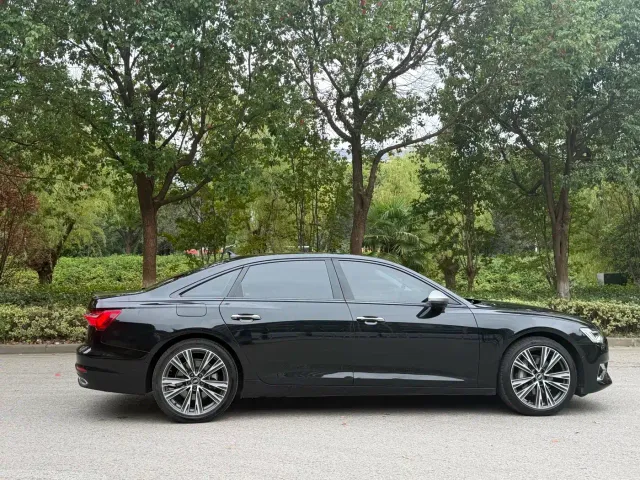 Audi A6L — Фото автомобиля 12