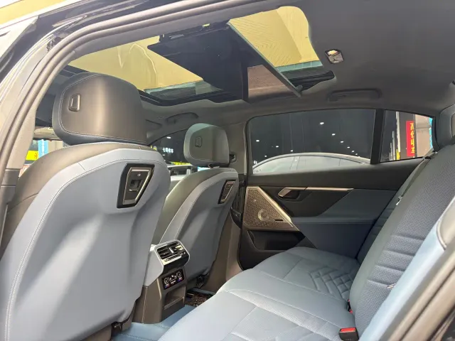 BMW 5 Series — Фото автомобиля 14