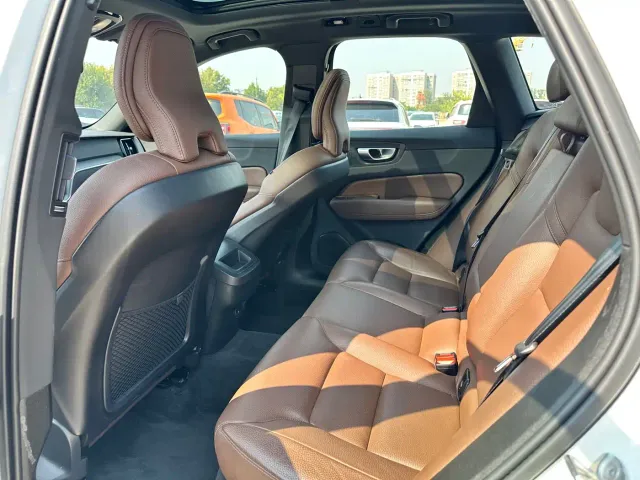 Volvo XC60 — Фото автомобиля 10