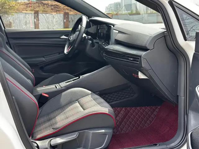 Volkswagen Golf GTI 2021 380TSI DSG GTI — Фото автомобиля 8