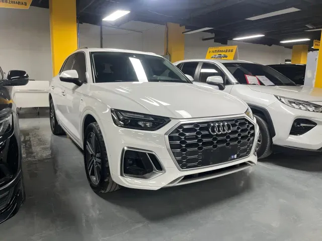 Audi Q5L — Фото автомобиля 3