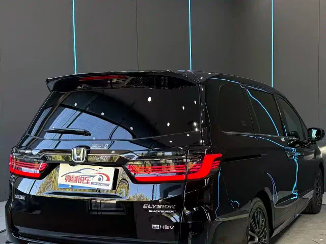 Honda Elysion — Фото автомобиля 6