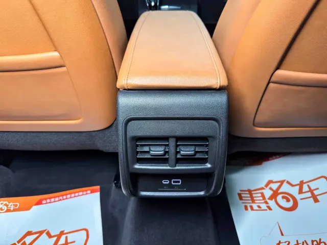 Cadillac XT4 — Фото автомобиля 17