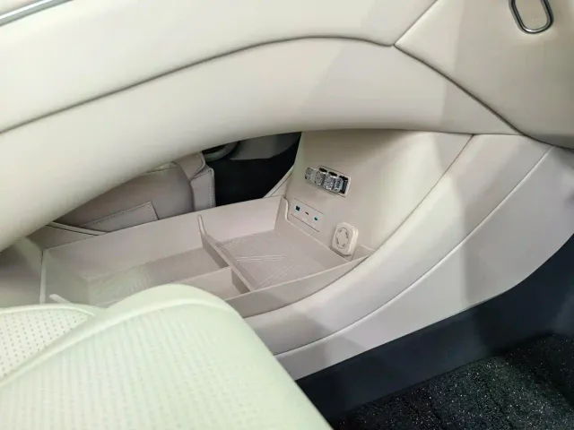 BYD Seal 08 — Фото автомобиля 20