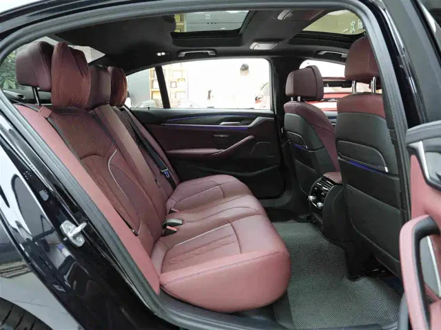 BMW 5 Series — Фото автомобиля 13