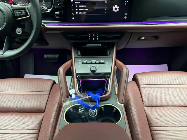 Porsche Cayenne — Фото автомобиля 18
