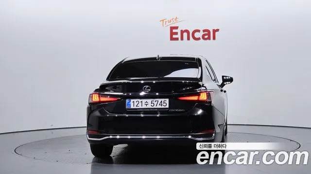 Lexus ES 7th Gen — Фото автомобиля 4