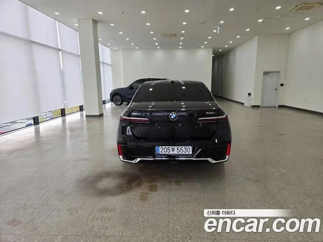 BMW 7 Series G70 — Фото автомобиля 4