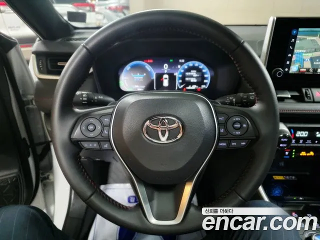 Toyota RAV4 — Фото автомобиля 11