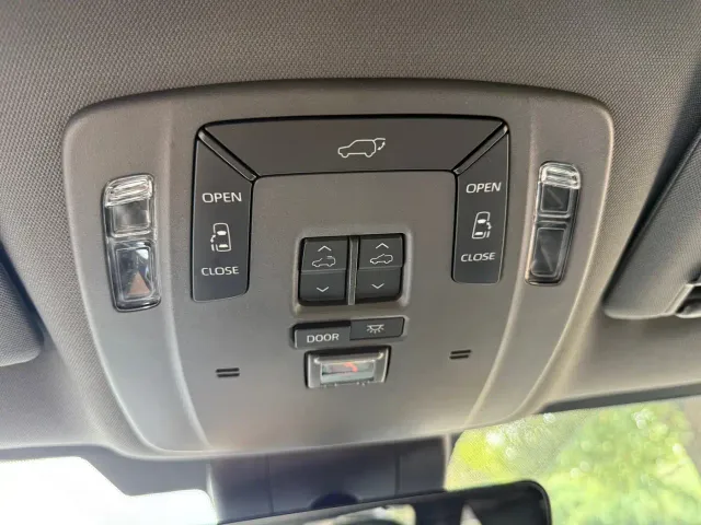 Toyota Sienna — Фото автомобиля 20