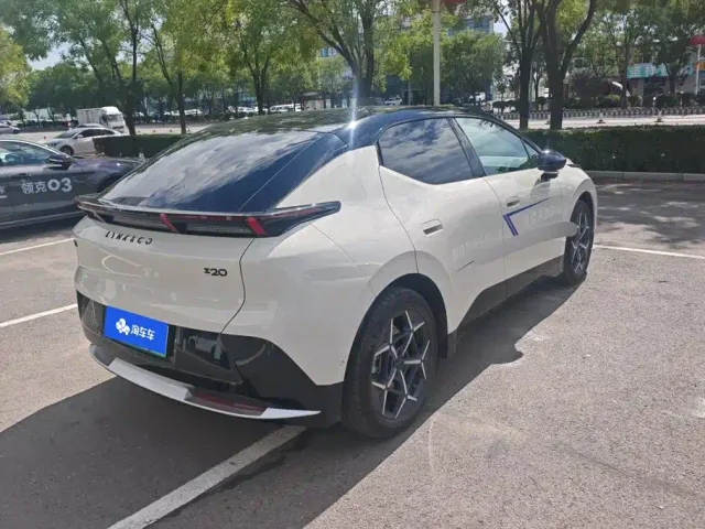 Lynk & Co Z20 — Фото автомобиля 3