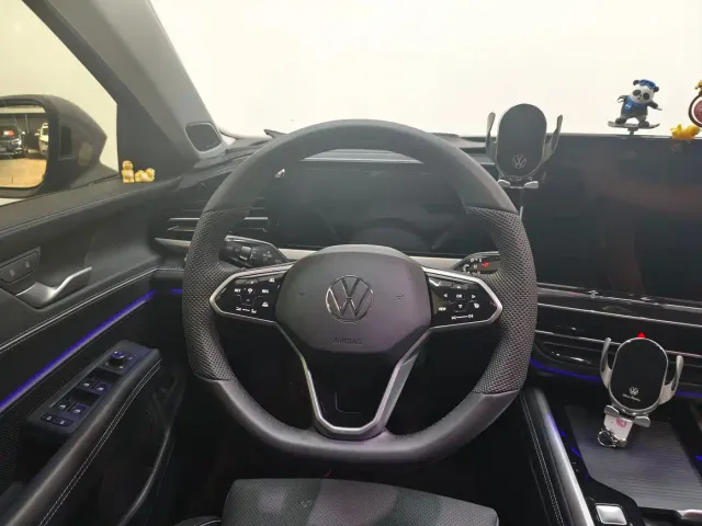 Volkswagen Passat — Фото автомобиля 13