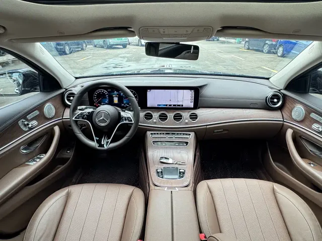 Mercedes-Benz E-Class — Фото автомобиля 8