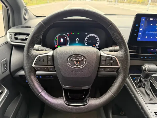Toyota Granvia — Фото автомобиля 8
