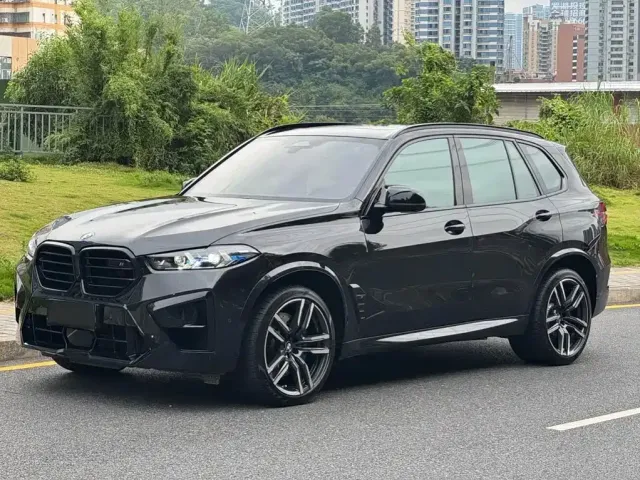 Фотография автомобиля — BMW X5 M