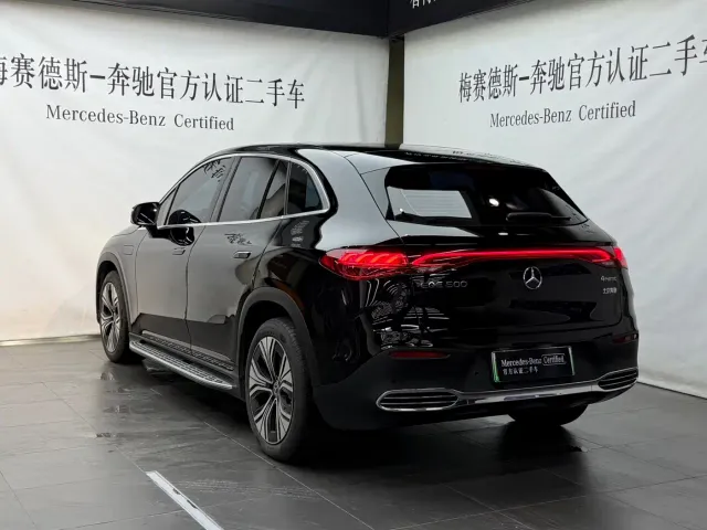 Mercedes-Benz EQE SUV — Фото автомобиля 8