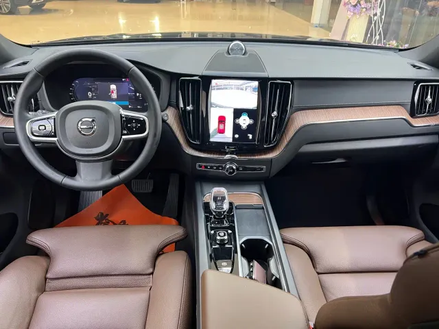 Volvo XC60 — Фото автомобиля 20