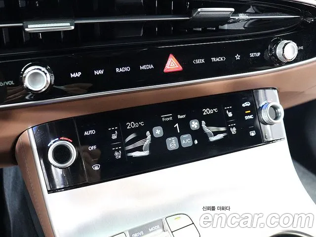 Genesis GV70 — Фото автомобиля 16