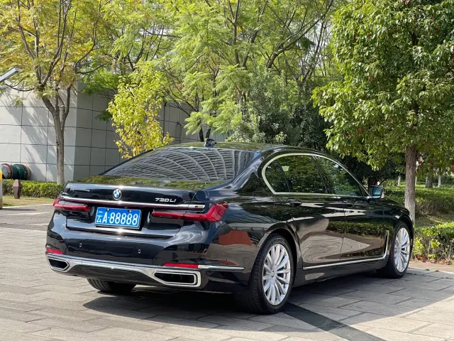BMW 7 Series — Фото автомобиля 9