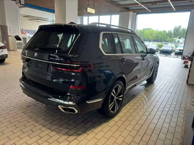BMW X7 — Фото автомобиля 6