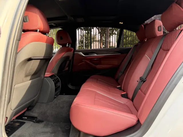 BMW 5 Series — Фото автомобиля 13