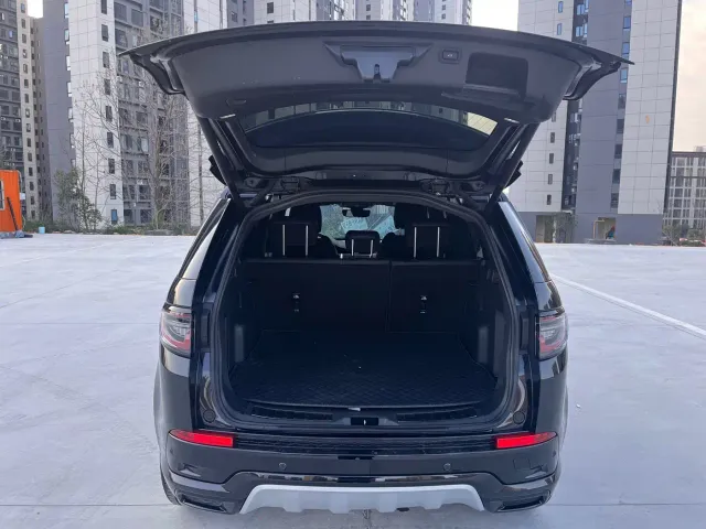 Land Rover Discovery Sport — Фото автомобиля 8