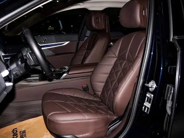 BMW 7 Series — Фото автомобиля 17