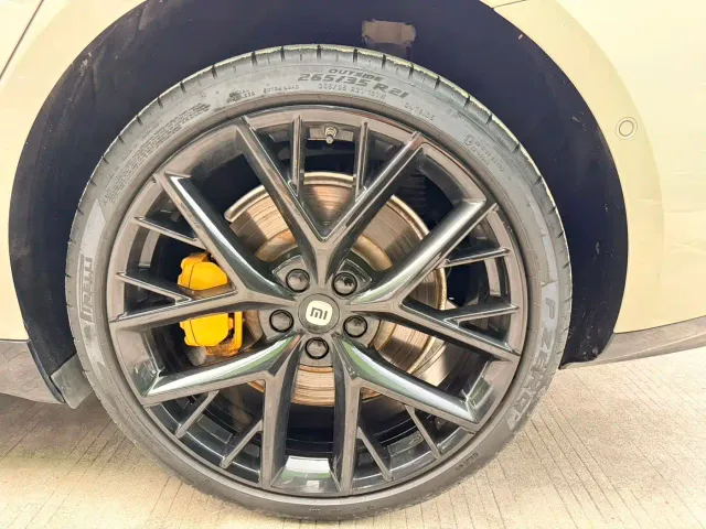 Xiaomi SU7 — Фото автомобиля 21