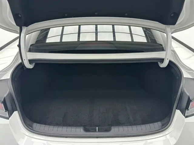 Hyundai Elantra — Фото автомобиля 16